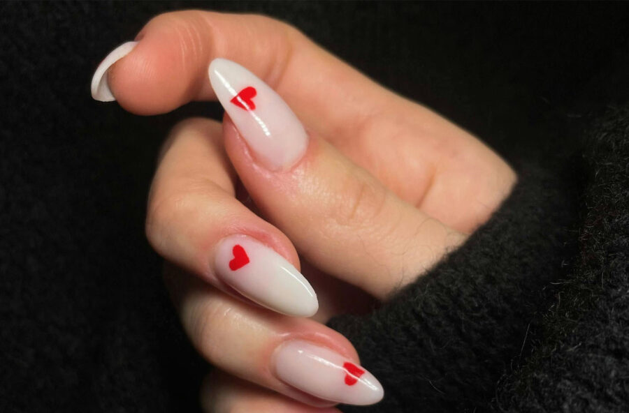 Nail art: a San Valentino basta un cuore