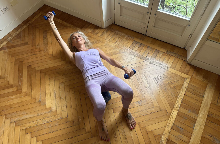 Pilates: migliora il tono con un esercizio sul Foam roller