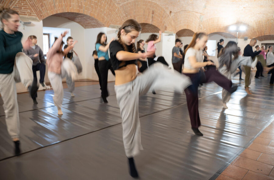 Danza somatica: scopri come risvegliare il corpo e rilassare la mente
