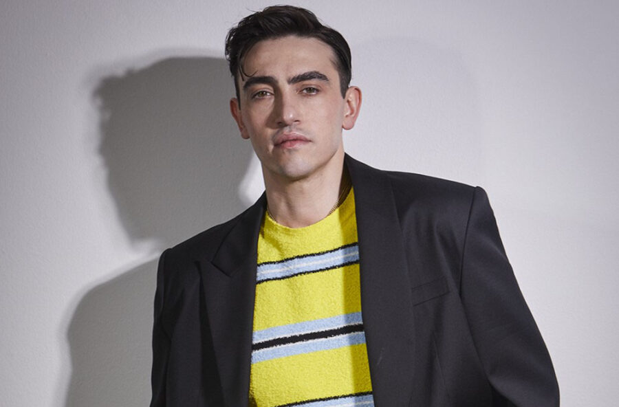 Sanremo 2026: Michele Bravi canta per chi si sente fuori posto