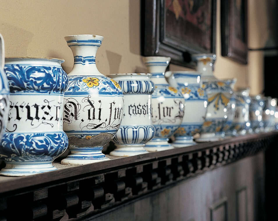 Gli albarelli della Sala Antica