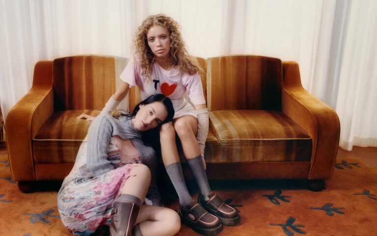 DR. MARTENS DR. MARTENS