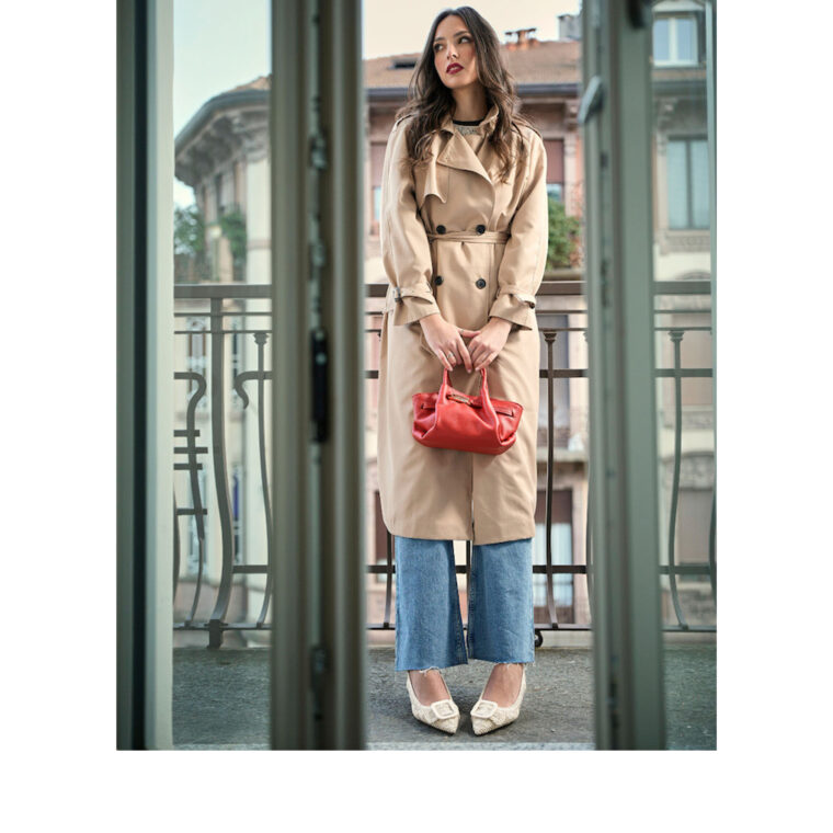 La slingback Malena incarna un'eleganza senza tempo grazie al pizzo ricamato e al tacco a rocchetto che regala slancio e portabilit&agrave;.