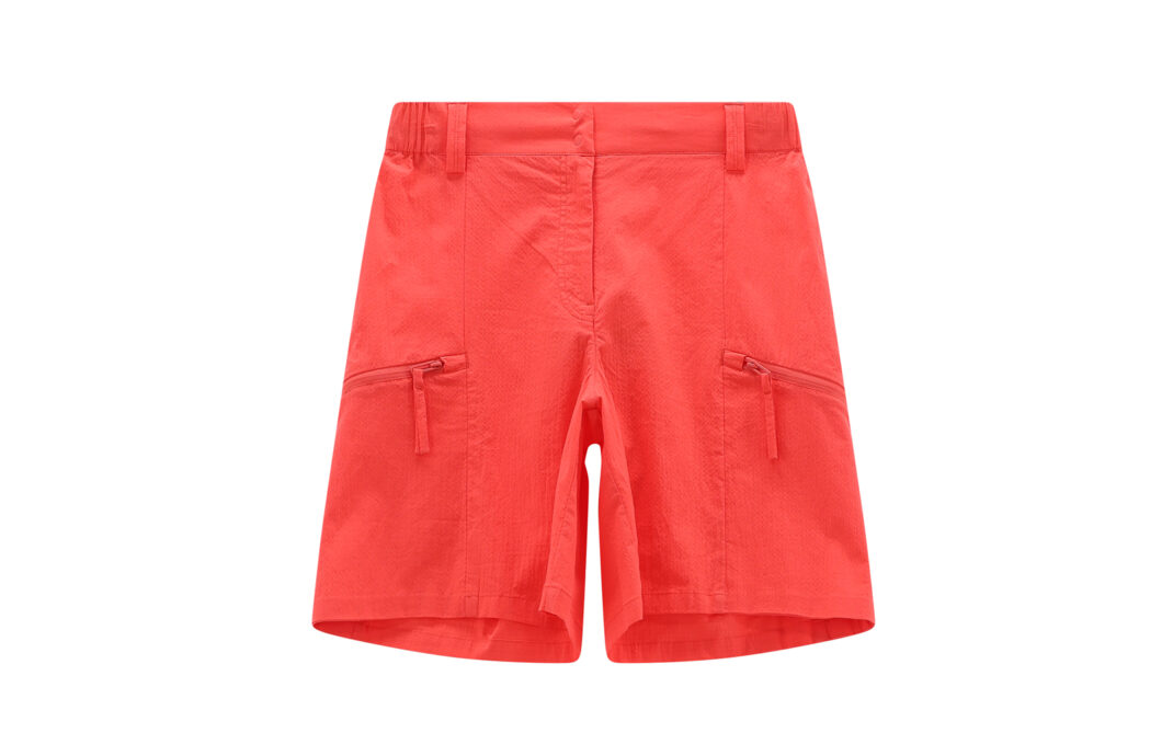 Dal-design-sportivo-e-funzionale,-il-bermuda--Acacia-corto-con-tasche-,-in-tessuto-seersucker.-Jeannebaret--100-euro-jeannebaret.com Tute in città