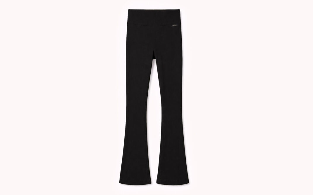 Leggings--modellanti-a-zampa,-realizzati-in-Dermofibra-Cosmetics.-BeGood---95-euro-begood.store- Tute in città