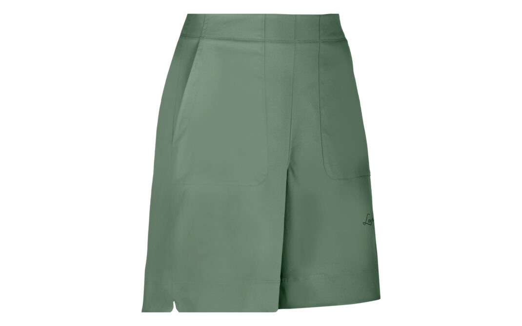 Pantaloncino--verde-modello-bermuda--Celine,--sono-al-94%-riciclati-_4%-elastan).LaMunt---110-euro-lamunt.com-.it- Tute in città