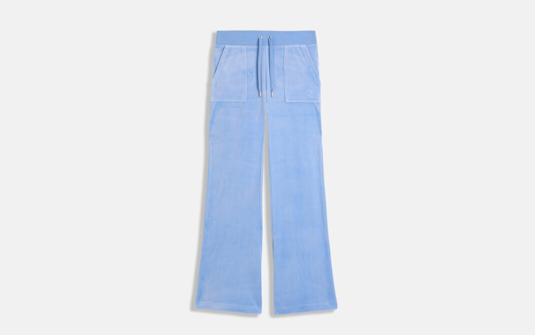 Pantalone-Layla-azzurro--in-velluto--a-zampa.-Juicy-Couture--140-euro-.-juicycouture.it- Tute in città
