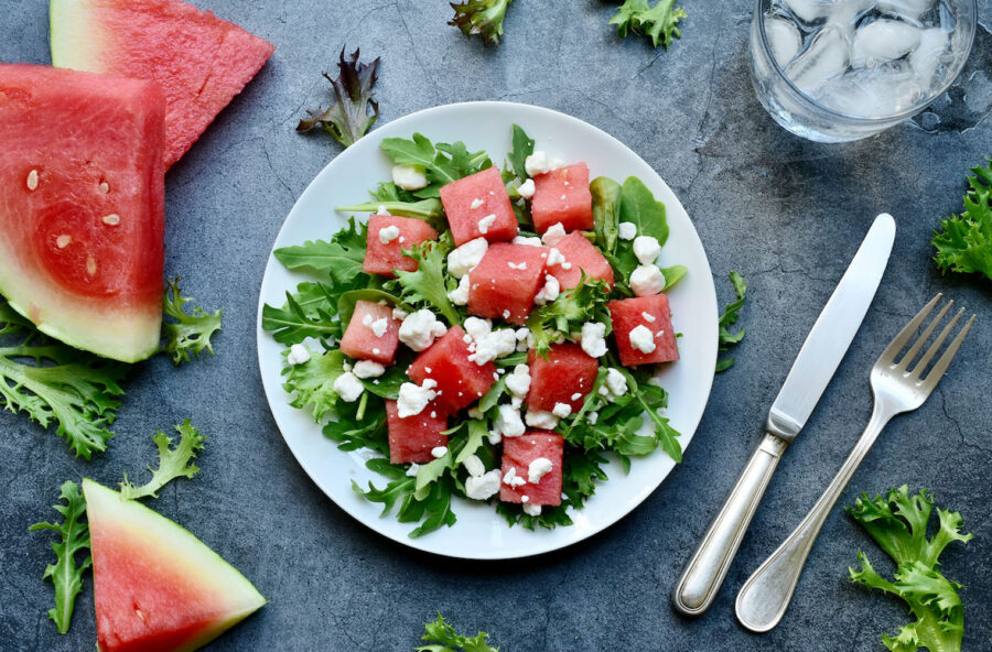 Insalata di anguria con feta e menta fresca