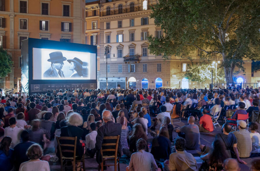 Cinema &ldquo;en plein air &rdquo;, tra piazze e arene