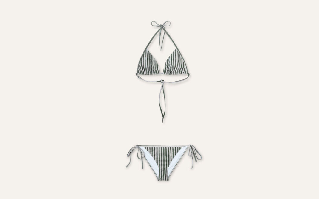 Bikini-triangolo---in-fantasia.-a-righe-bianche-e-nere.-Kampos---kampos.com Moda: estate in equilibrio