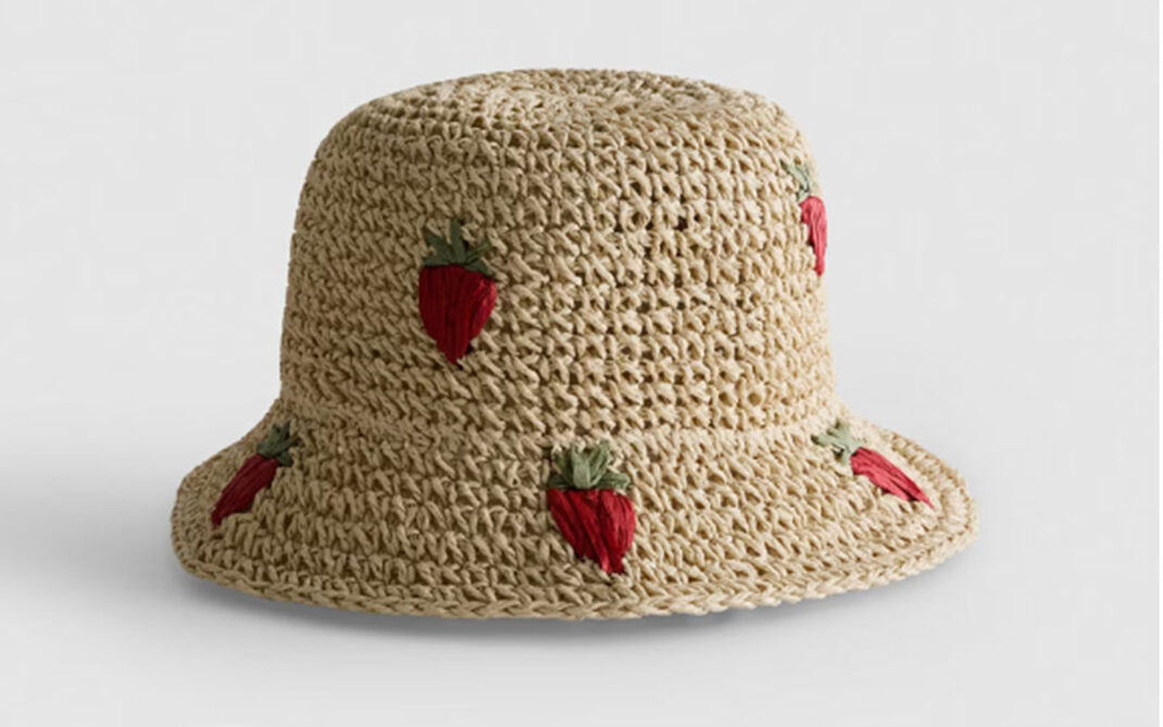 Indispensabile-il-buchet-in-rafia-con-fragole-ricamate-.Primark--6-euro-primark.com- Frutta di stagione... da indossare