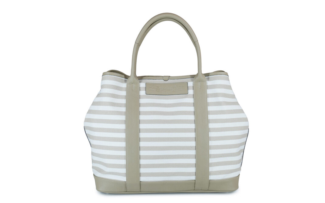Indispensabile-la-tote-bag-in-tessuto-di-cotone-jacquard-a-righe-beige-e-bianco.-Felisi--925-euro-felisibagandbelts.com Must have estate