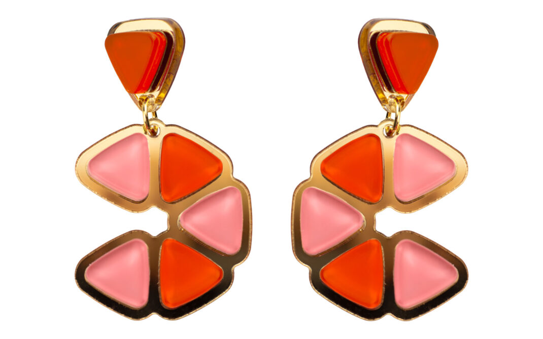 Orecchini-Capri--in-cristalli-multicolor-nei-toni-del-rosso-e-arancio-,-per-arricchire-i-look-estivi.SADR-BOTEIN-145-euro--sadrbotein.com Must have estate