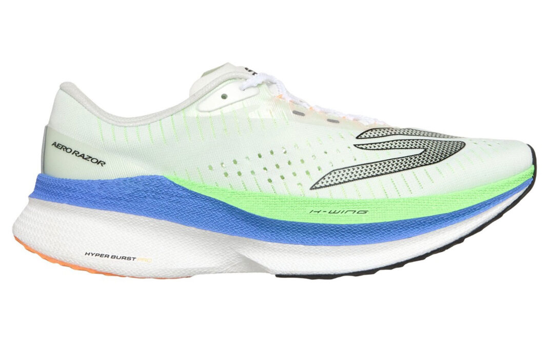 Per-chi-non-rinuncia-a-correre-nelle-gironate-afose,-le-sneakers-da-running-AERO-RAZO°,-progettata-per-prestazioni-all'0avanguardia.-Skechers--145-euro-skechers.it- Must have estate