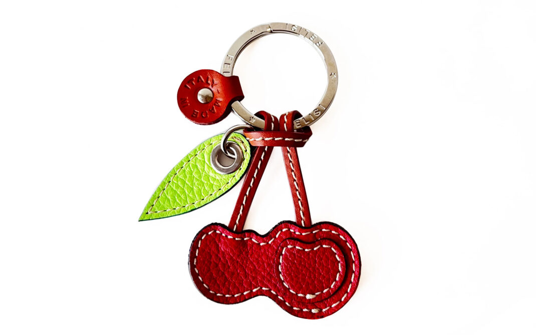 Portachiavi--a-forma-di-ciliegie-,da-usare-come-charm-sulle-borse-.Felisi---155-euro-felisbagandbelts.com Frutta di stagione... da indossare