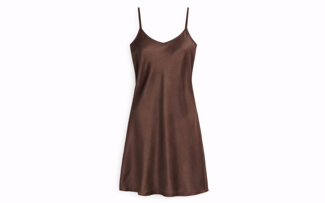 Realizzata-in-satin-marrone,-dal-design-contempraneo,-la-sottoveste-da-sfoggiare-nelle-sere-estive.--RossoPorpora-14,90-euro-rossoporpora.it-- Must have estate